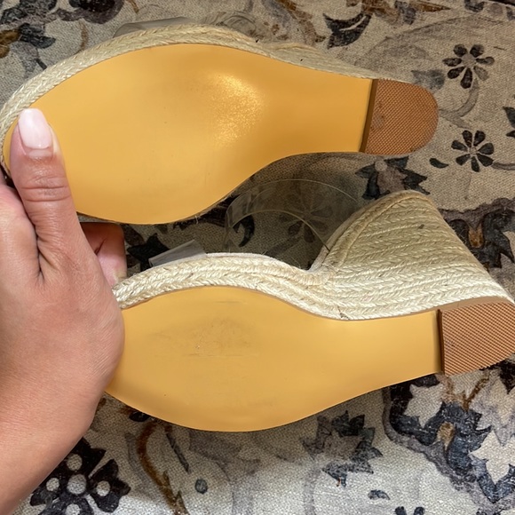 Wedge Heel - Picture 3 of 7